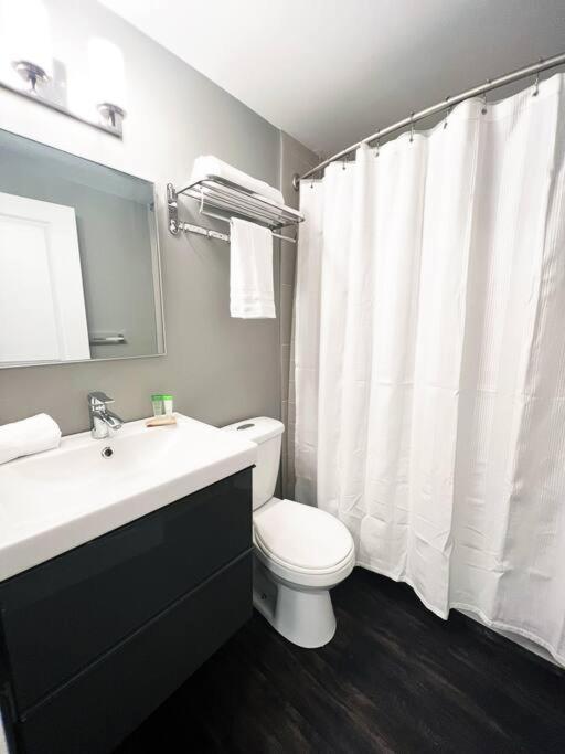 Elegant City Living - 1 Br Londen Buitenkant foto